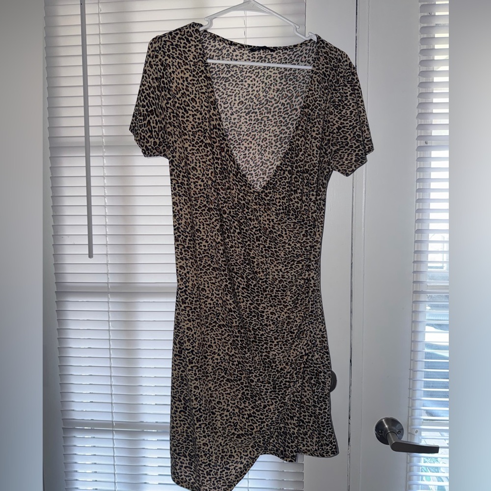 SHEIN Leopard Print V-Neck Midi Dress in Brown and Black